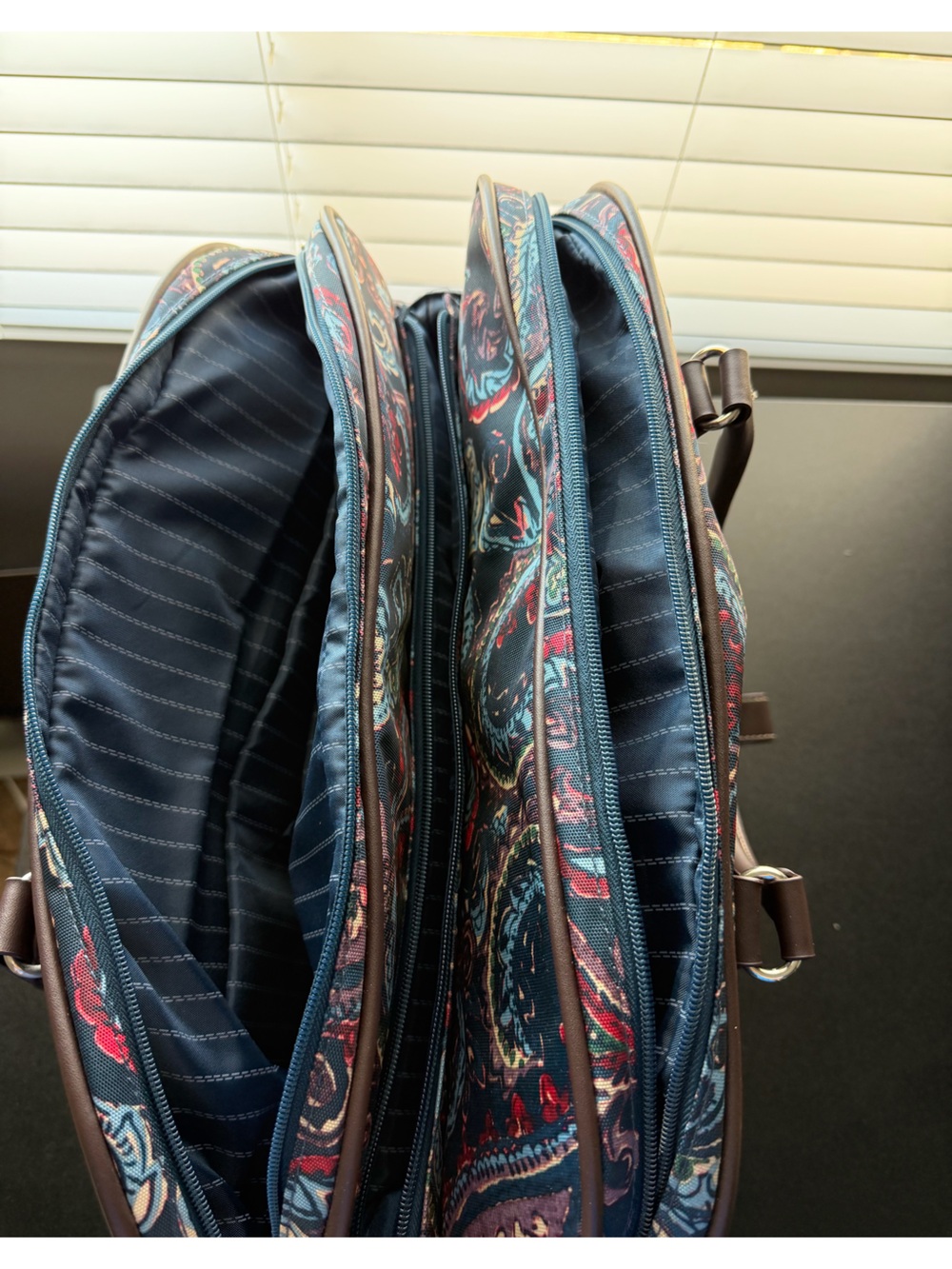 Chaps Richmond Park Paisley Carry  On Travel bag 19" - Picture 8 of 14
